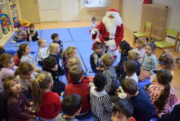 PÈRE NOËL DANS LES ÉCOLES ET ACCUEILS DE LOISIRS